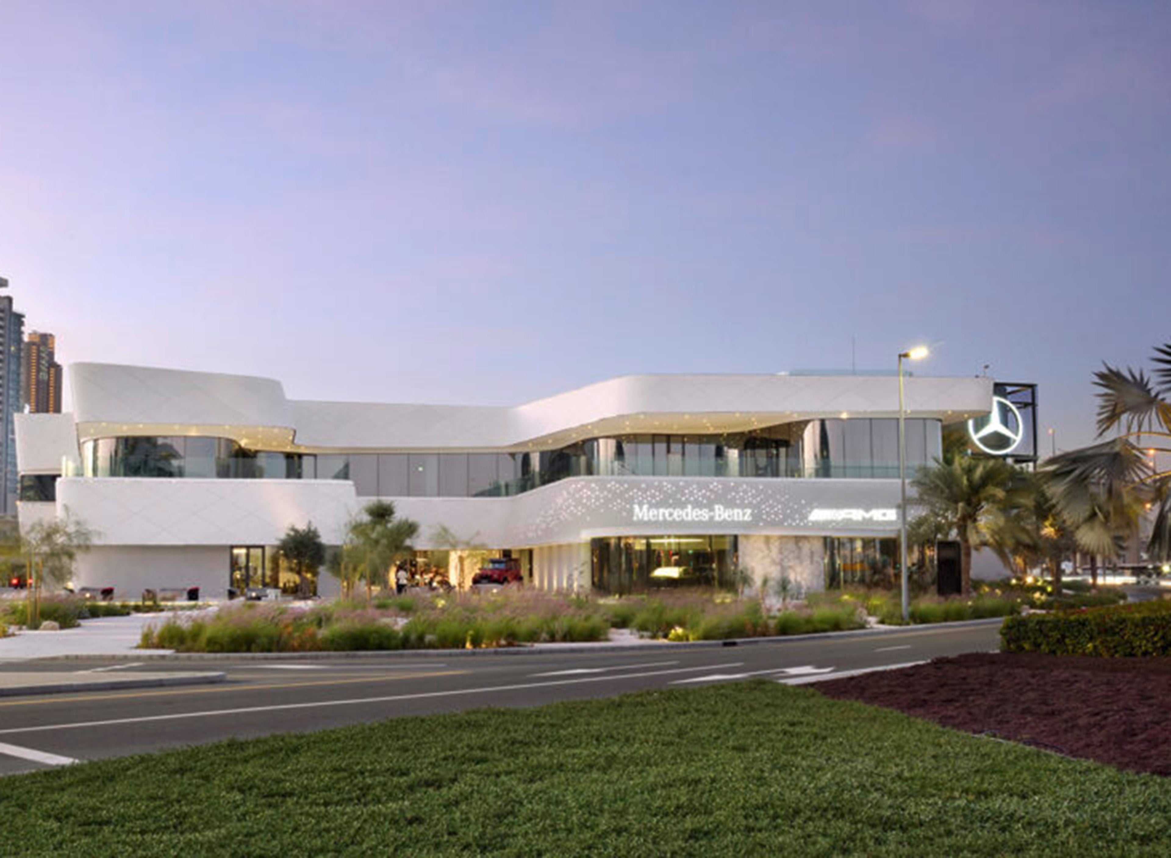 Winklmayr Arrives in Dubai